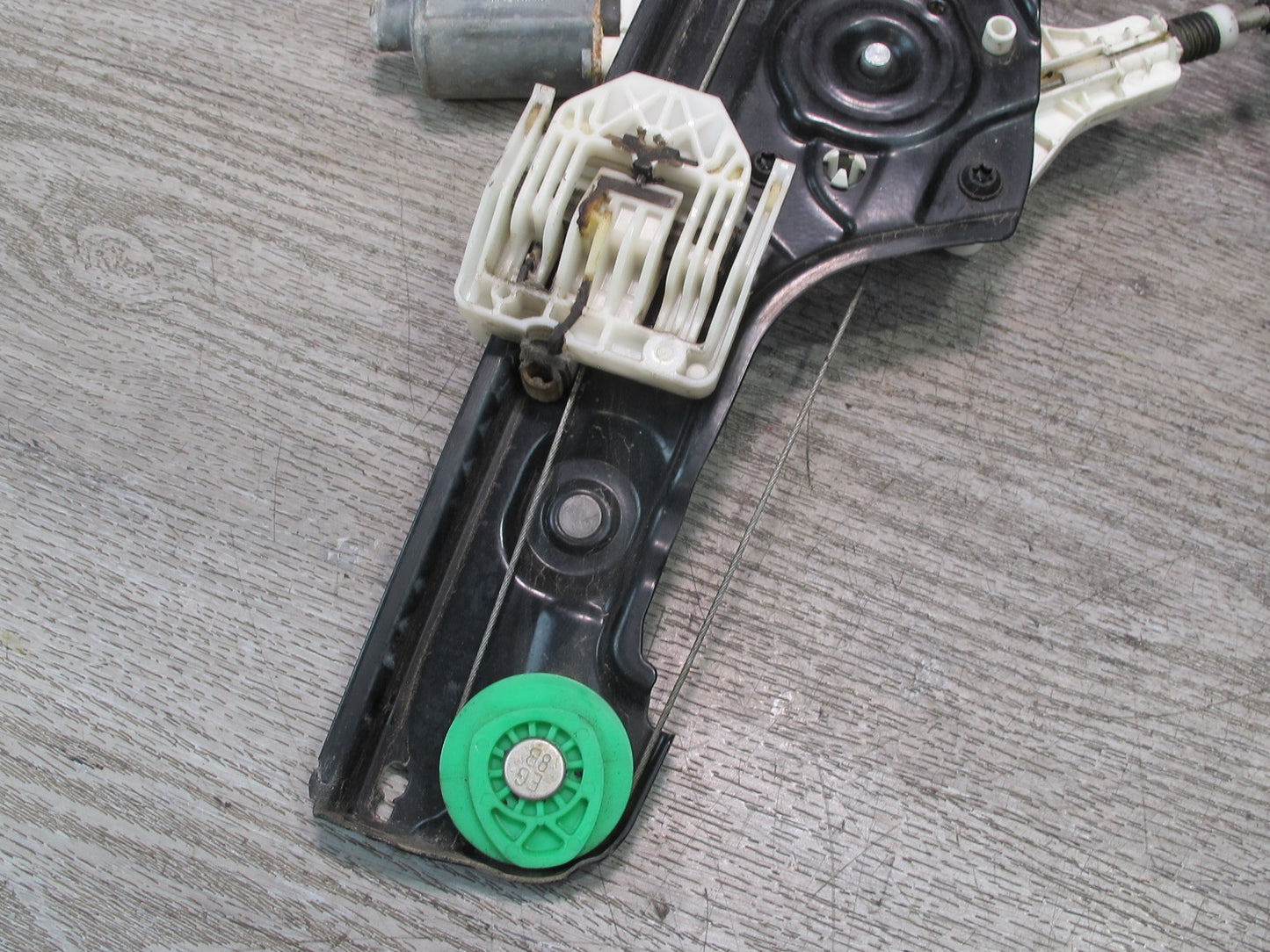2008-2013 BMW E90 M3 328i 335i Front Left Door Window Regulator w Motor