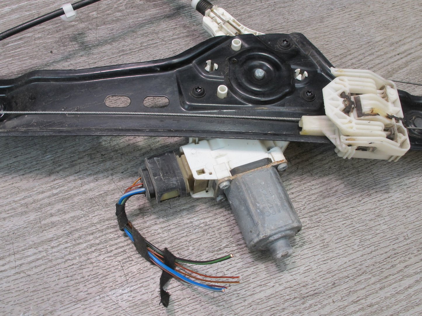 2008-2013 BMW E90 M3 328i 335i Front Left Door Window Regulator w Motor