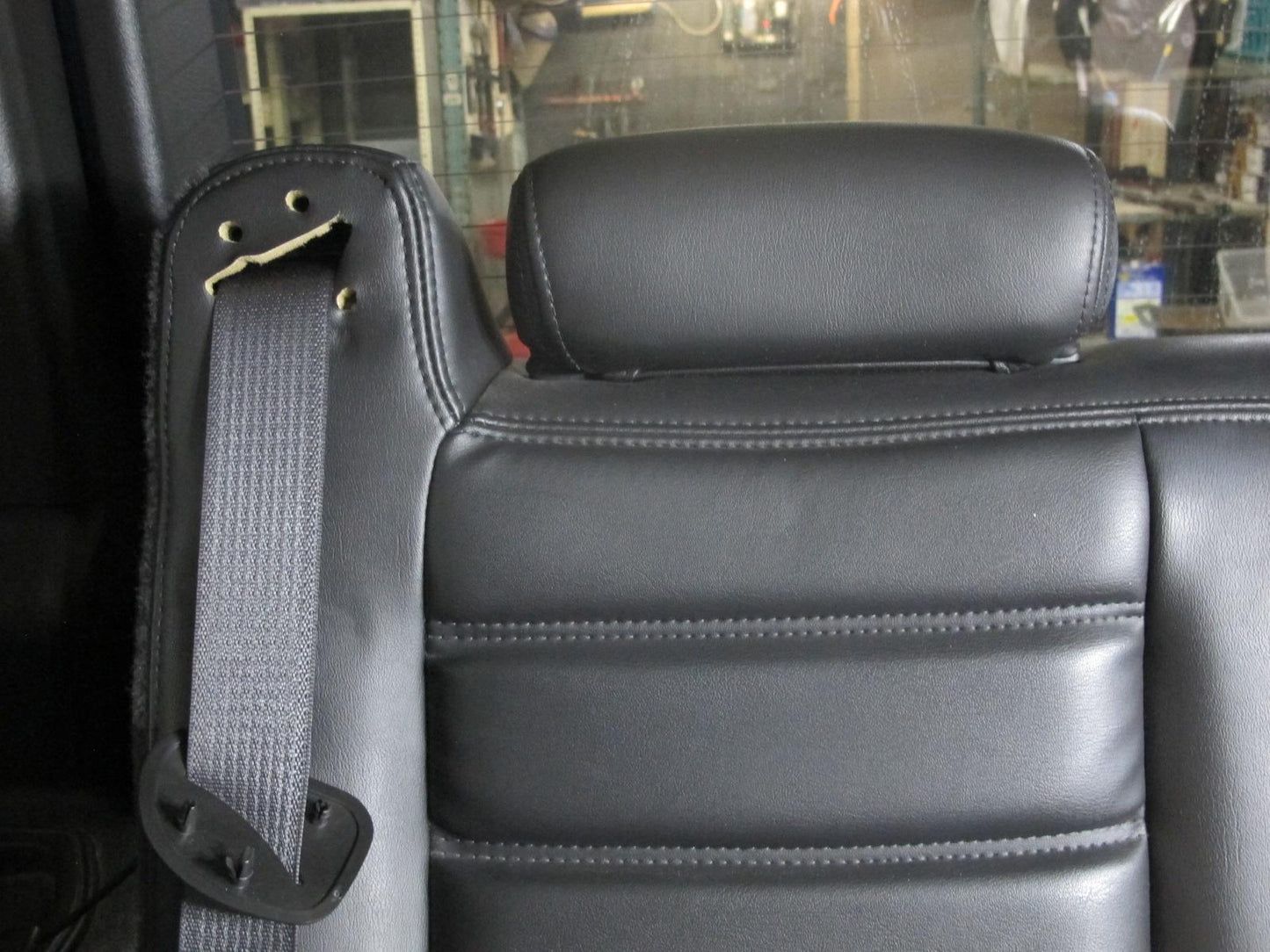 03-07 Hummer H2 Rear 3RD ROW Right Passenger Side Leather Seat Set of 2 Black