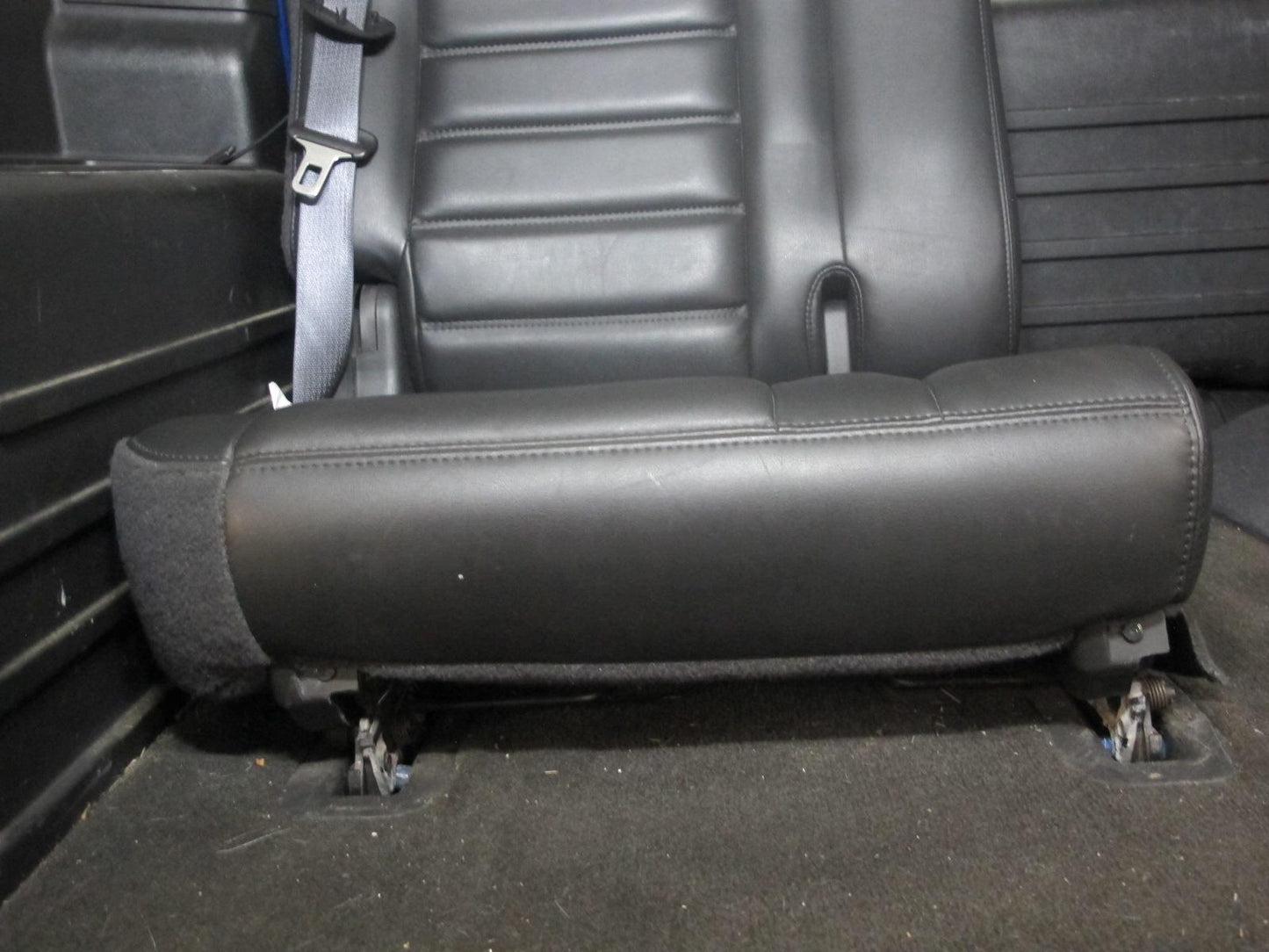 03-07 Hummer H2 Rear 3RD ROW Right Passenger Side Leather Seat Set of 2 Black