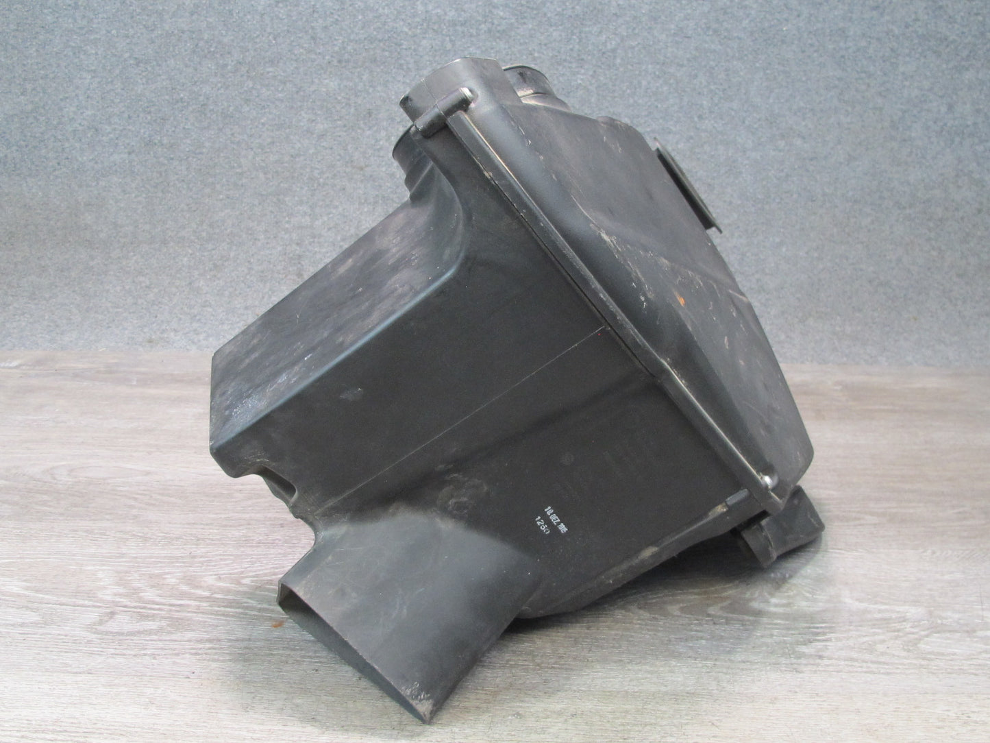 2008-2012 BMW E90 E92 E93 M3 Air Intake Cleaner Muffler Filter Box 7838566