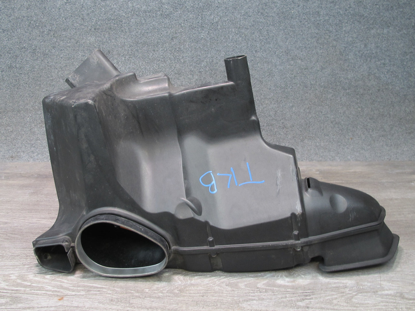 2008-2012 BMW E90 E92 E93 M3 Air Intake Cleaner Muffler Filter Box 7838566