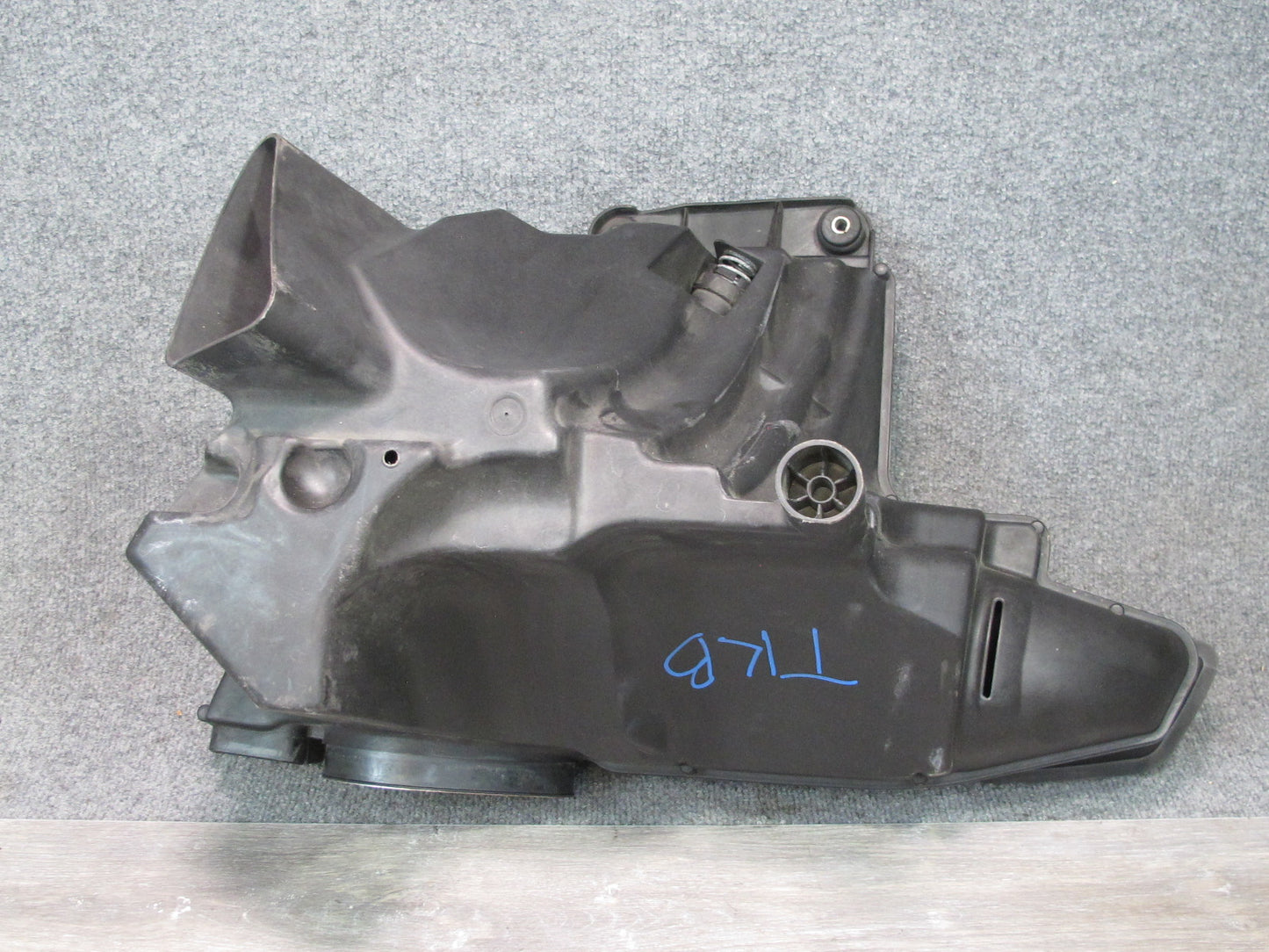 2008-2012 BMW E90 E92 E93 M3 Air Intake Cleaner Muffler Filter Box 7838566