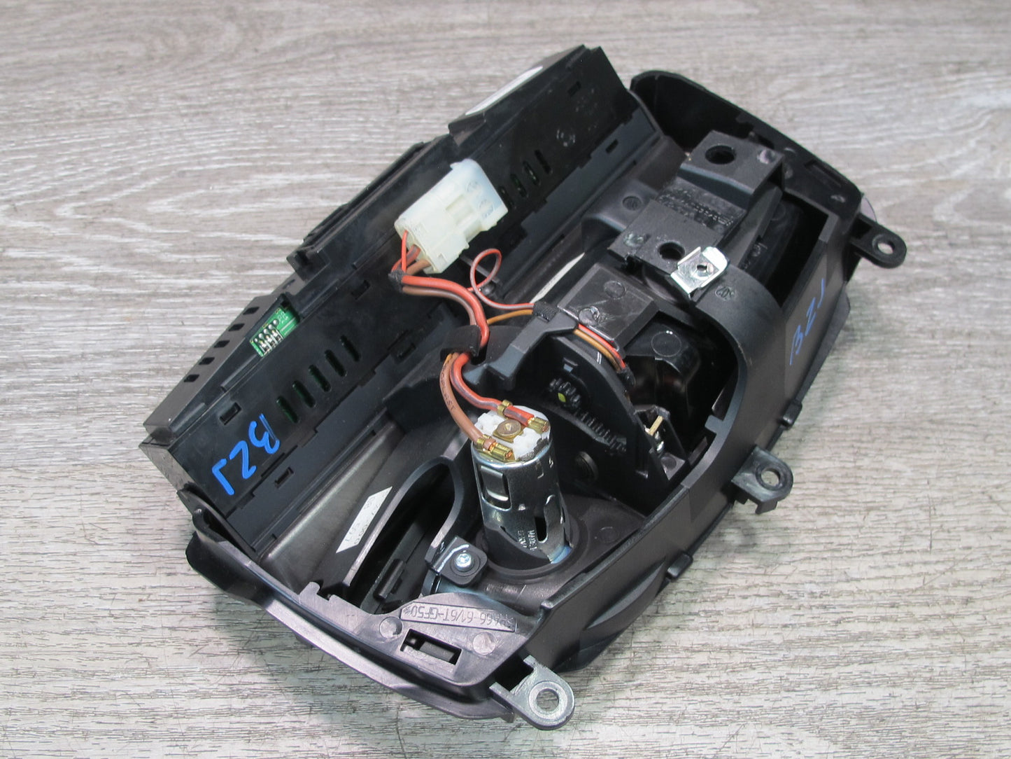 04-08 BMW E85 Z4 Center Console Ashtray w  TOP Heated Seats Switch Panel OEM