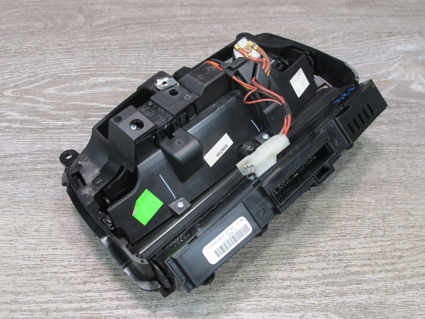 04-08 BMW E85 Z4 Center Console Ashtray w  TOP Heated Seats Switch Panel OEM