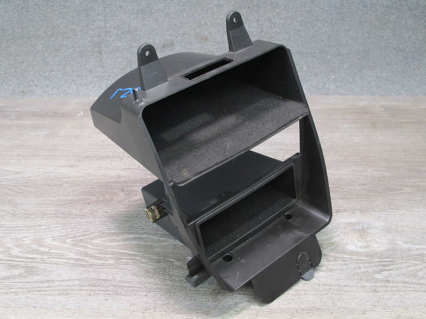 03-08 BMW Z4 E85 Rear Center Console Storage Oddments Tray w Insert Assembly OEM