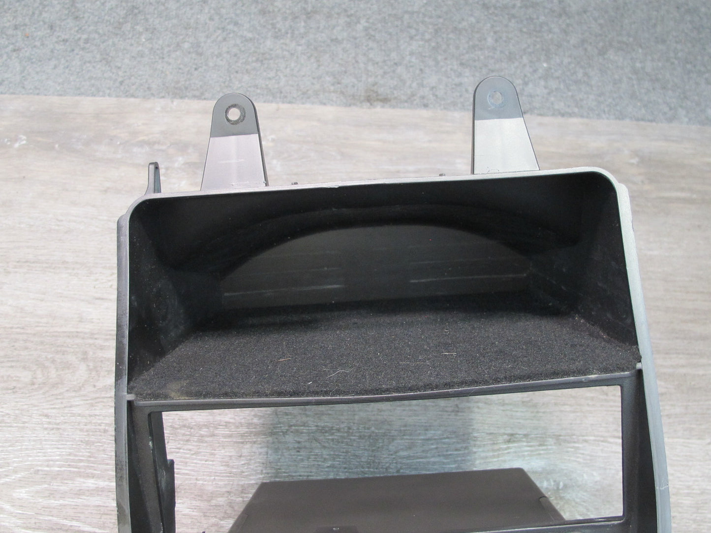 03-08 BMW Z4 E85 Rear Center Console Storage Oddments Tray w Insert Assembly OEM