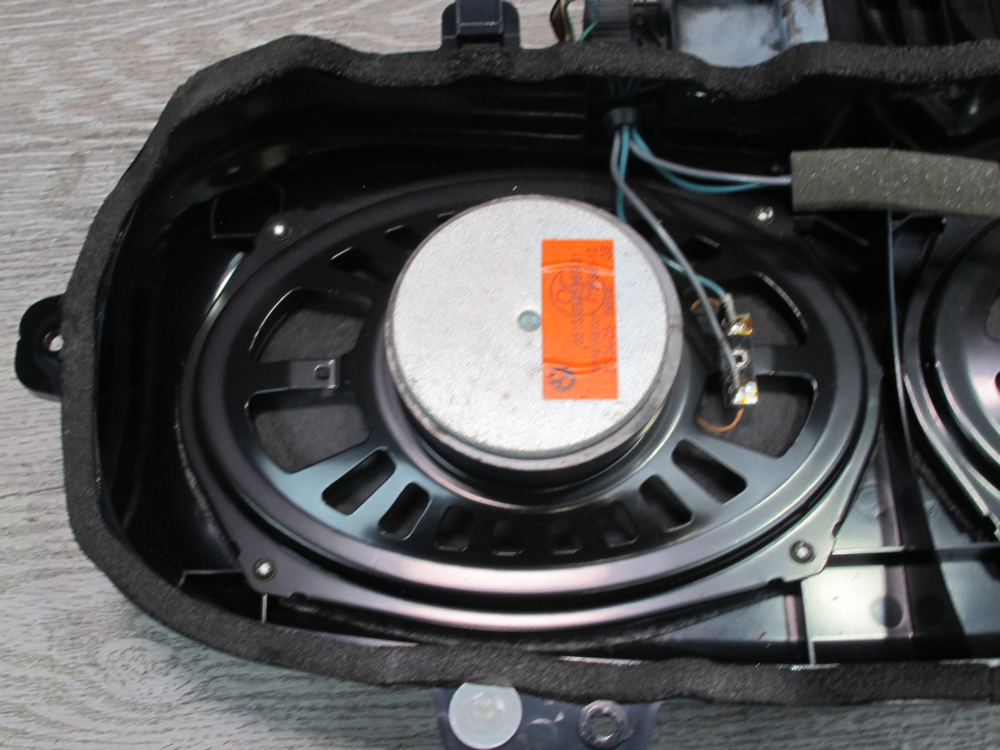 01-06 BMW E46 325Ci 330Ci Coupe Rear TOP Hi-fi Subwoofer w AMP Amplifier OEM