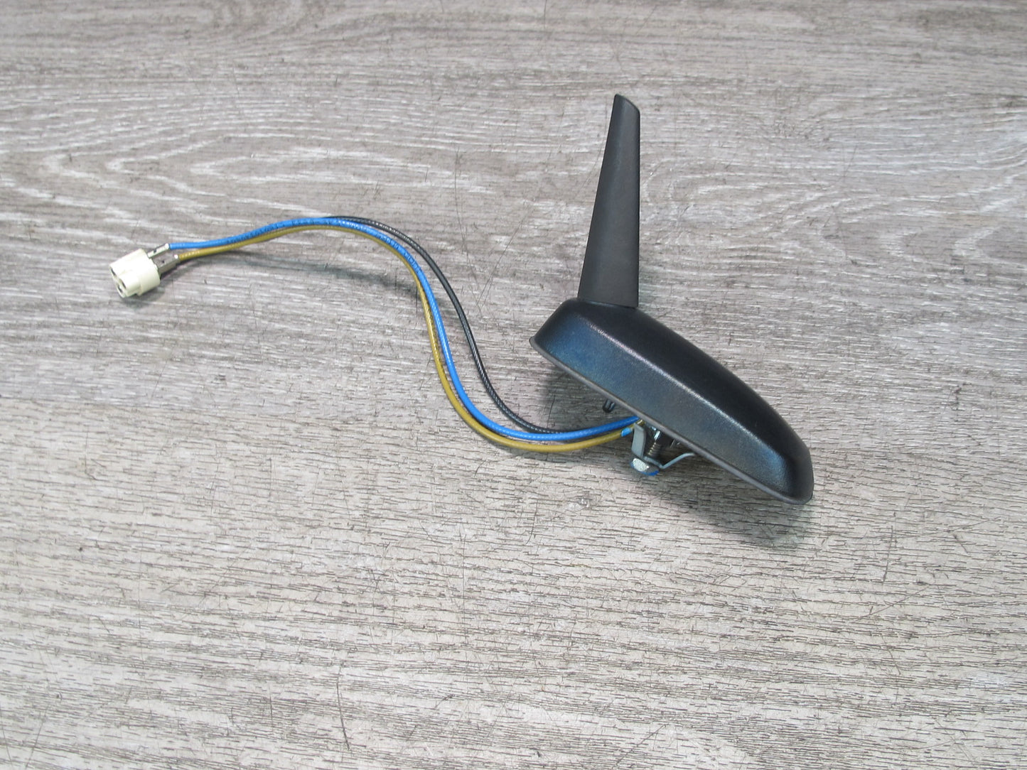 2005-2007 Hummer H2 Roof Radio Shark FIN Antenna 15820847