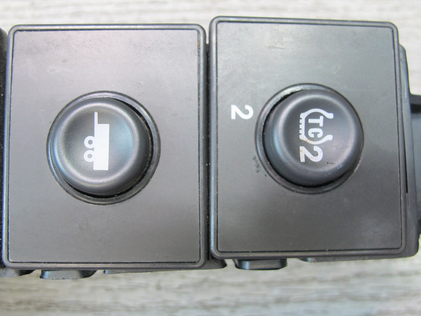 2003 -2007 Hummer H2 Dash Traction Control & TOW Haul Switch