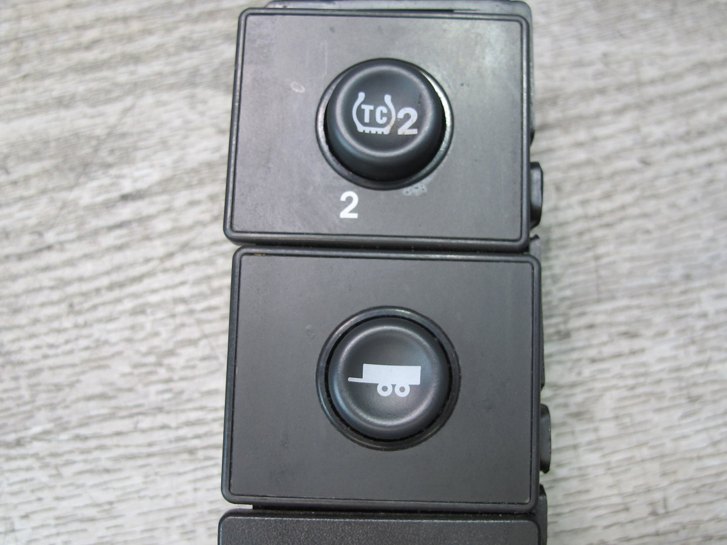 2003 -2007 Hummer H2 Dash Traction Control & TOW Haul Switch