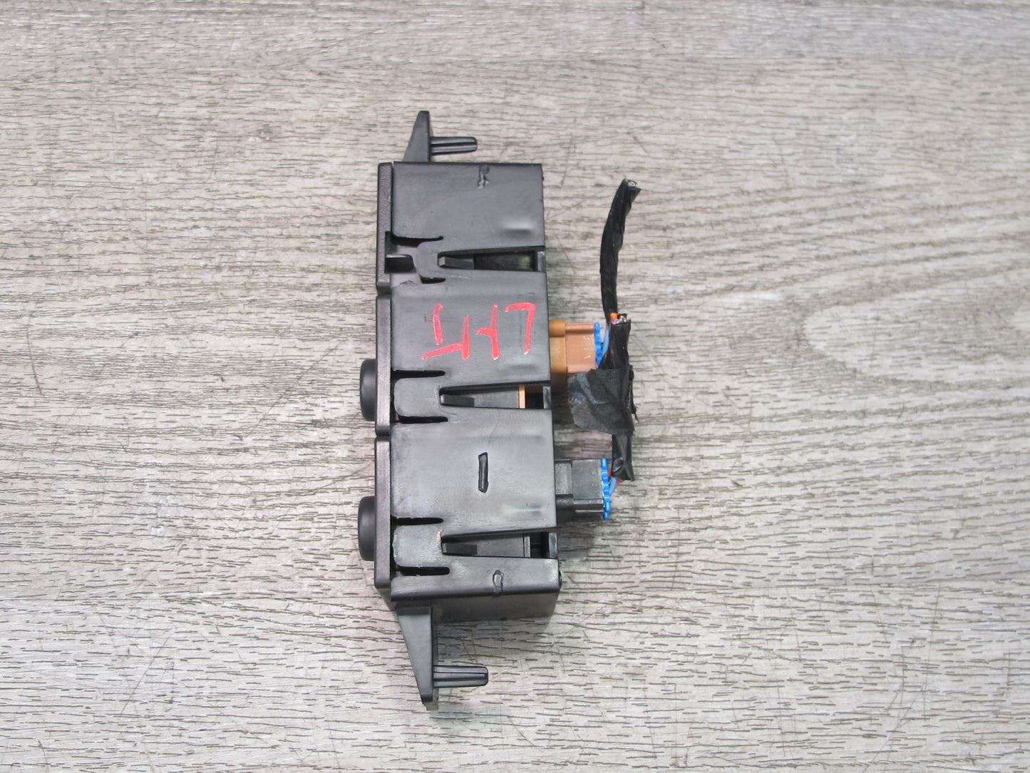 2003 -2007 Hummer H2 Dash Traction Control & TOW Haul Switch