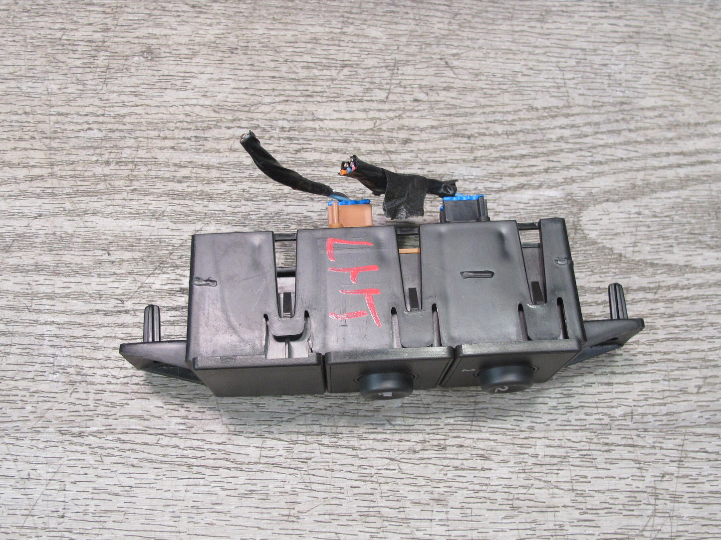 2003 -2007 Hummer H2 Dash Traction Control & TOW Haul Switch