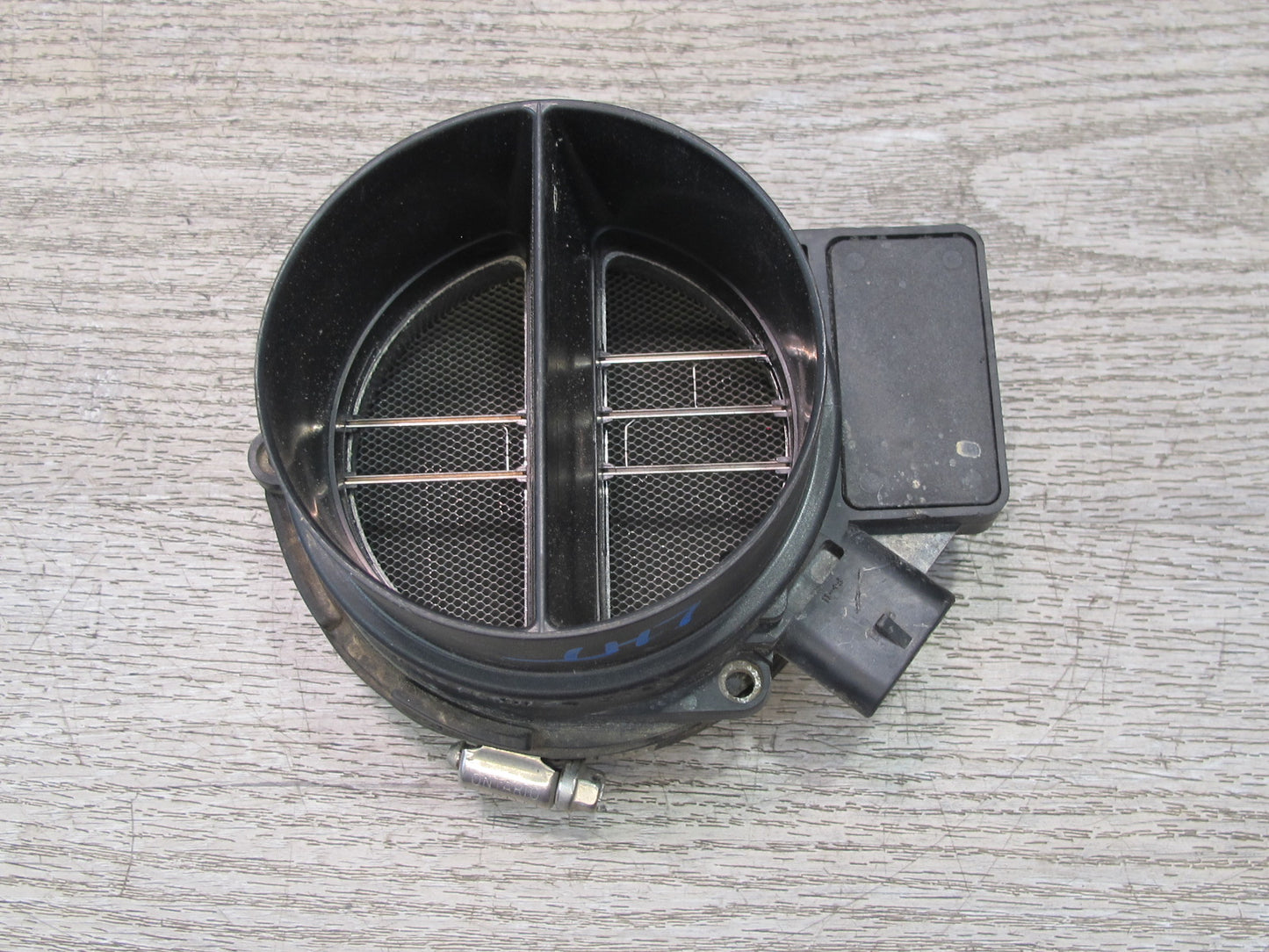 2003-2007 Hummer H2 Air Intake Mass Air Flow Meter MAF Sensor 25168491