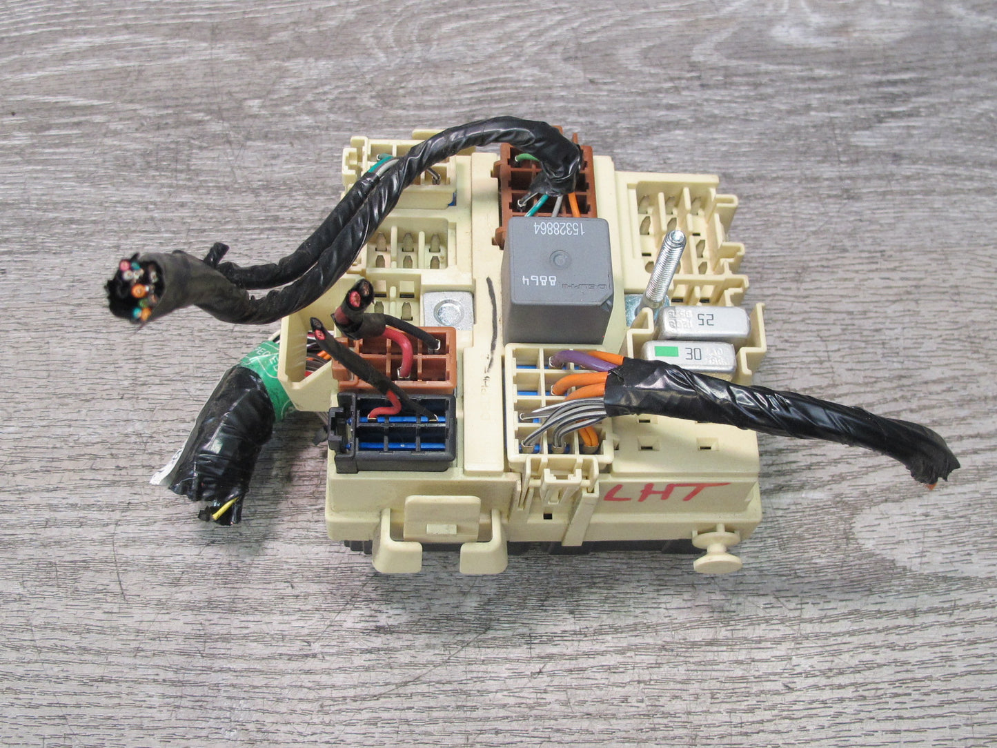 2003-2007 Hummer H2 Dashboard Fuse Relay Junction Box 15266958