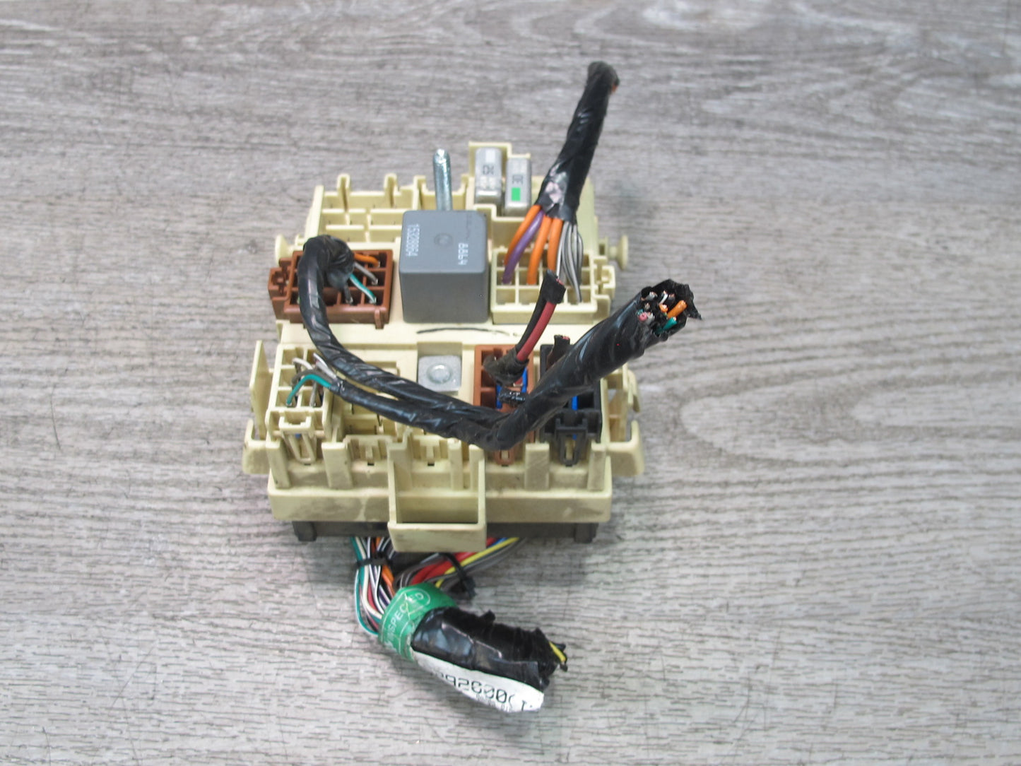 2003-2007 Hummer H2 Dashboard Fuse Relay Junction Box 15266958
