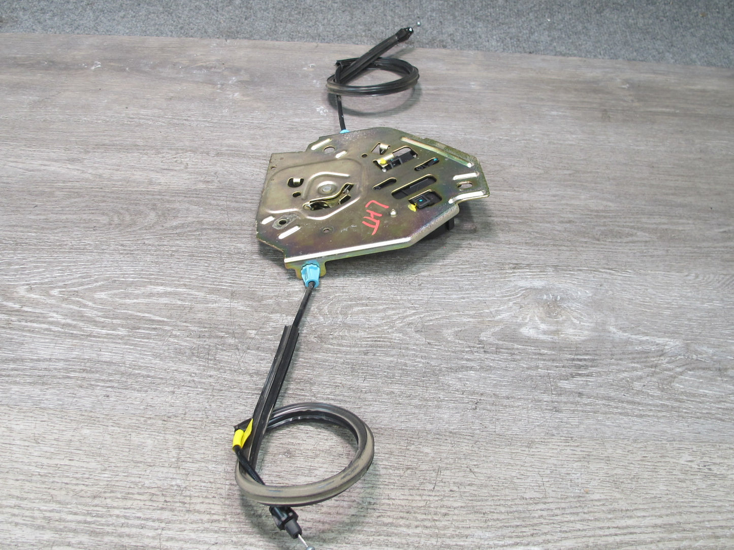 2003-2009 Hummer H2 Rear Trunk Lid Tailgate Liftgate Lock Latch w Cables