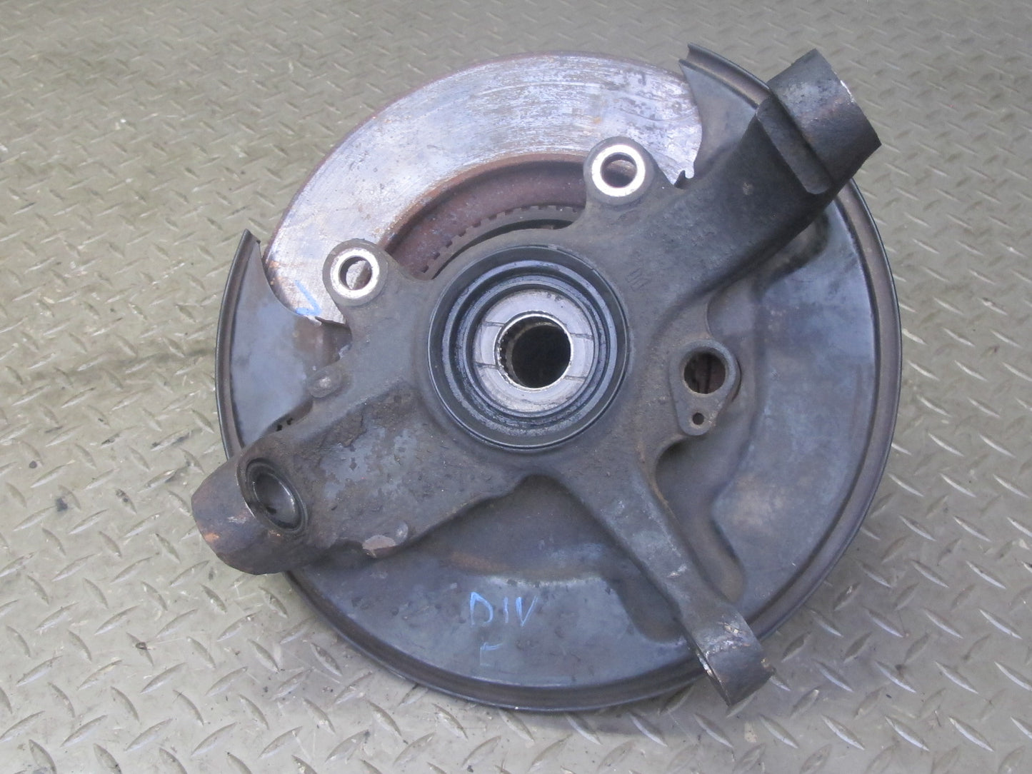 99-01 Isuzu Vehicross Front Left Spindle Knuckle Wheel Hub w Brake Rotor OEM