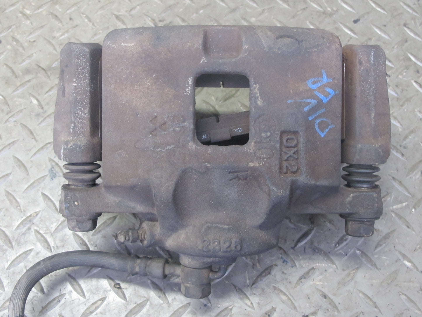 99-01 Isuzu Vehicross Set of 2 Front Left & Right Brake Caliper OEM