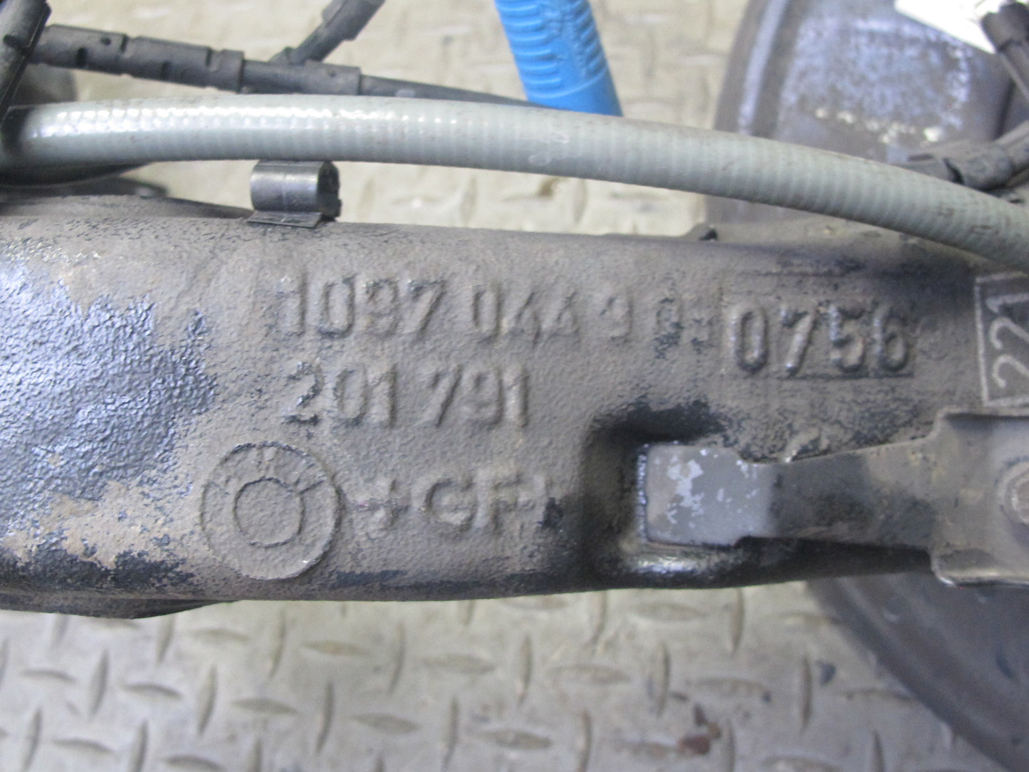 01-06 BMW E46 330i 330Ci RWD Rear Right Knuckle Wheel Hub Trailing Arm OEM