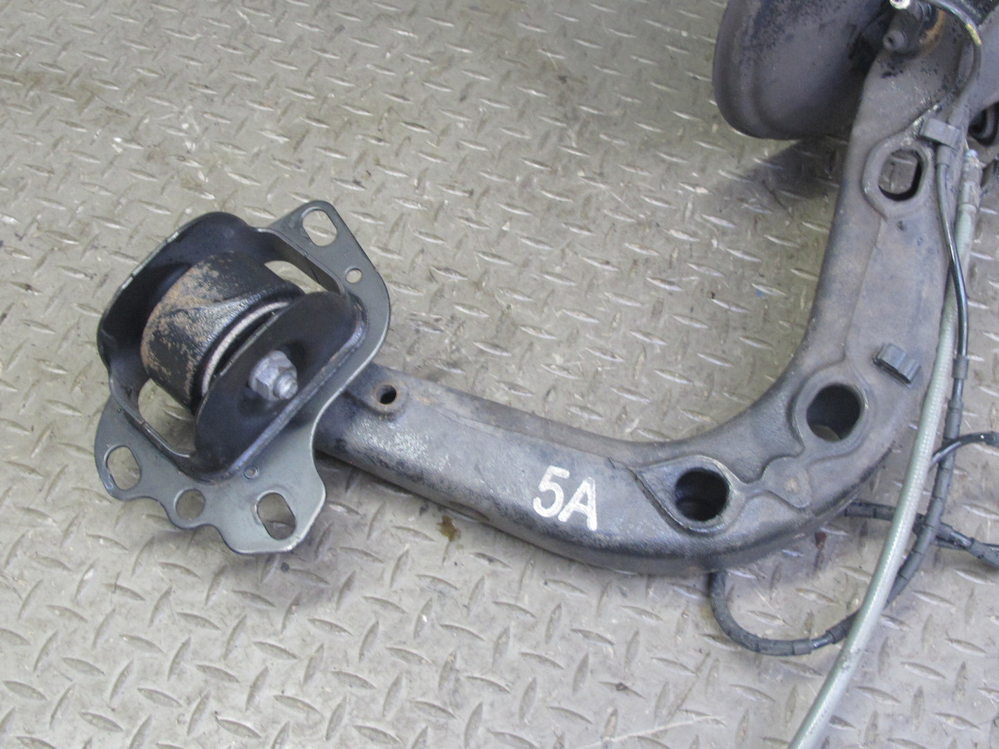 01-06 BMW E46 330i 330Ci RWD Rear Right Knuckle Wheel Hub Trailing Arm OEM