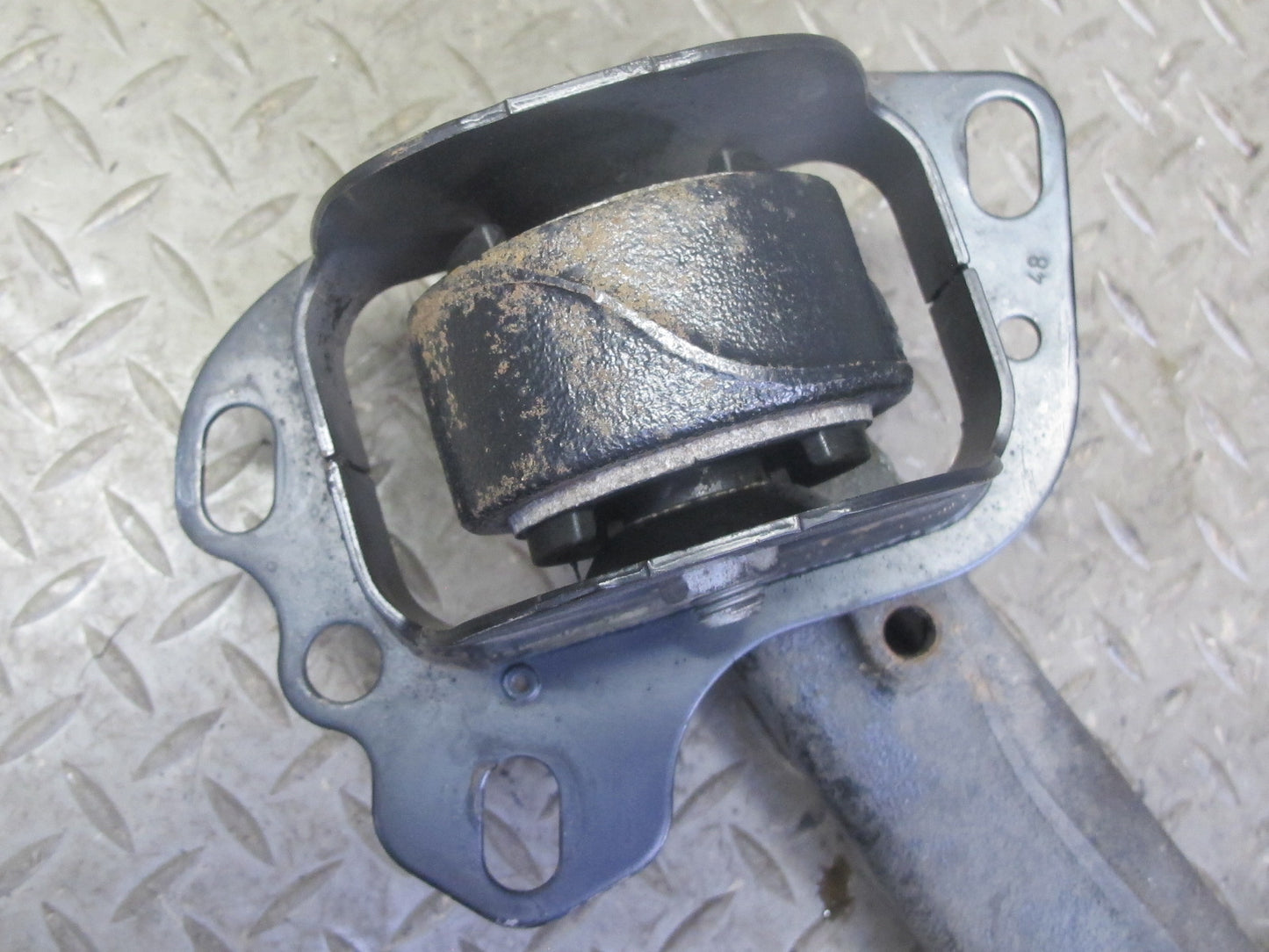 01-06 BMW E46 330i 330Ci RWD Rear Right Knuckle Wheel Hub Trailing Arm OEM