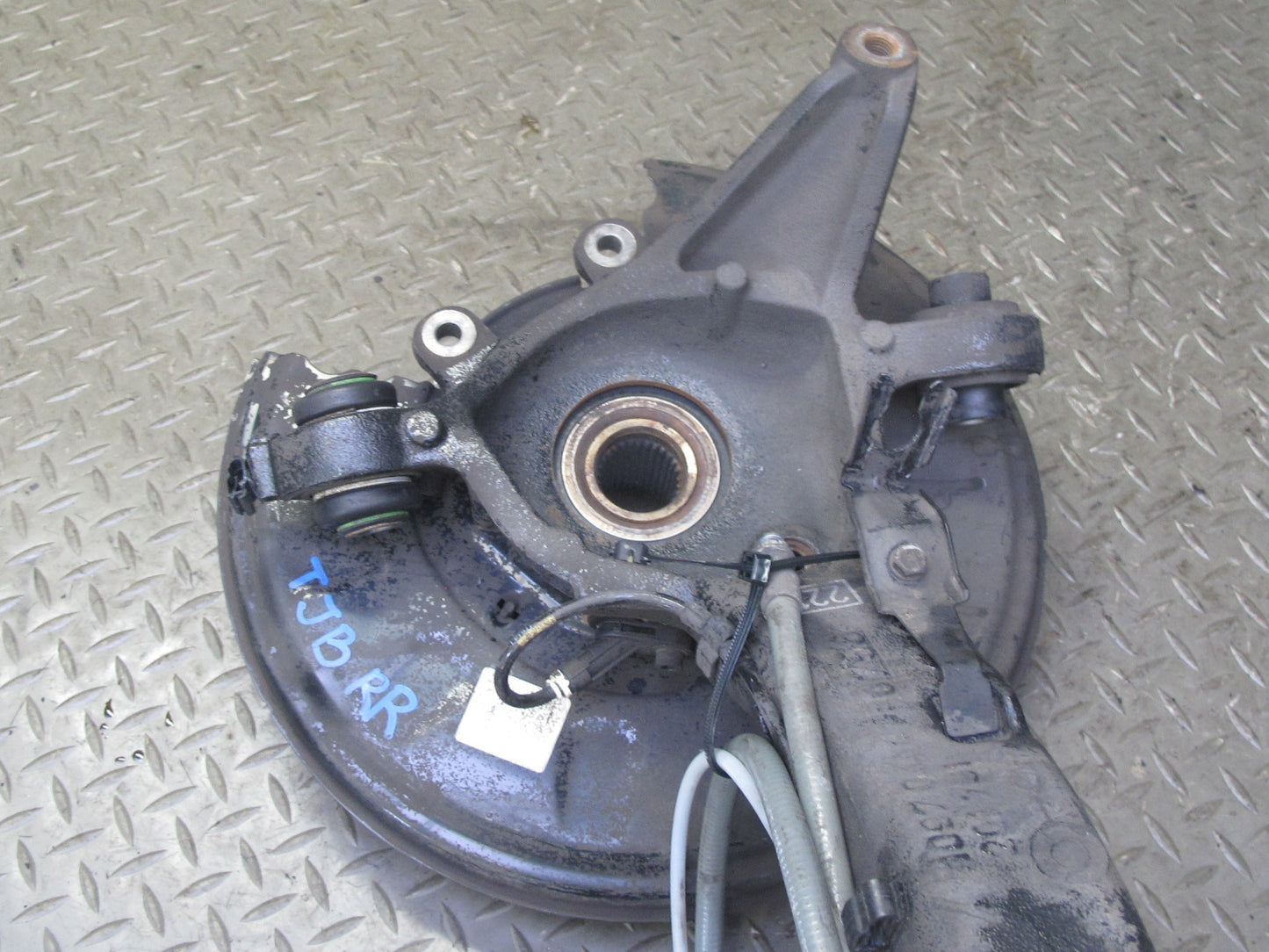 01-06 BMW E46 330i 330Ci RWD Rear Right Knuckle Wheel Hub Trailing Arm OEM