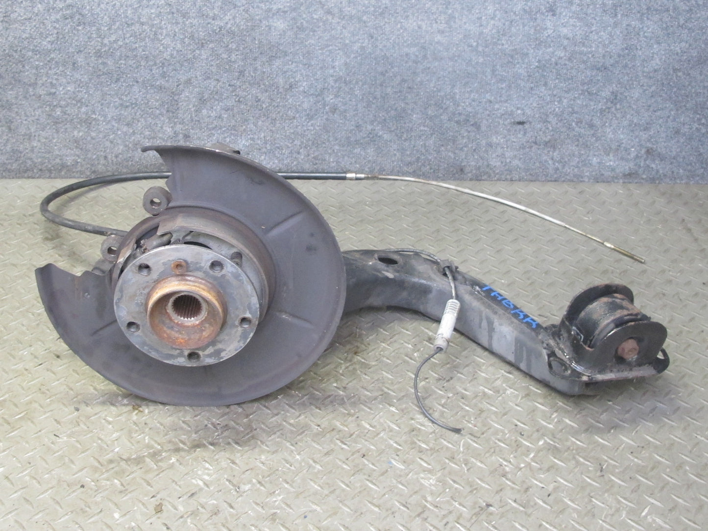 96-97 BMW E36 328iC Convertible RWD Rear Right Trailing Arm Knuckle Wheel Hub