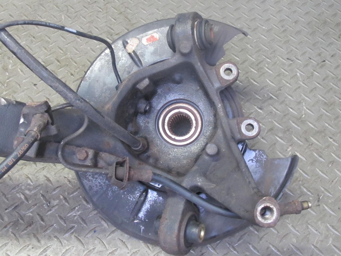 96-97 BMW E36 328iC Convertible RWD Rear Right Trailing Arm Knuckle Wheel Hub