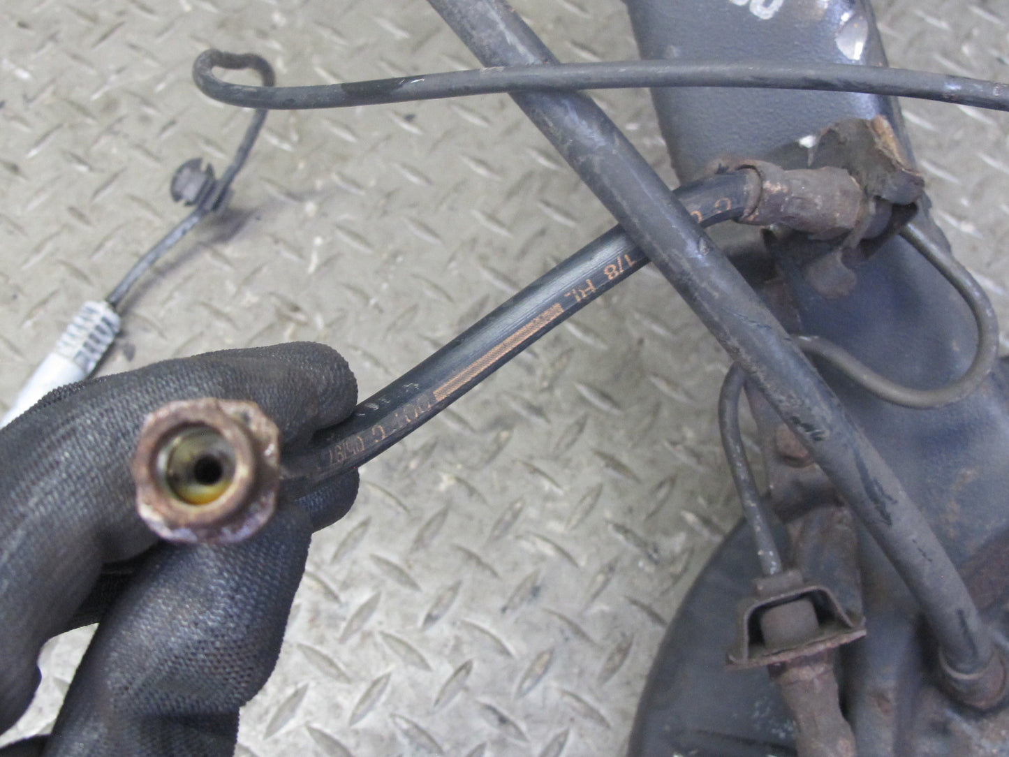 96-97 BMW E36 328iC Convertible RWD Rear Right Trailing Arm Knuckle Wheel Hub