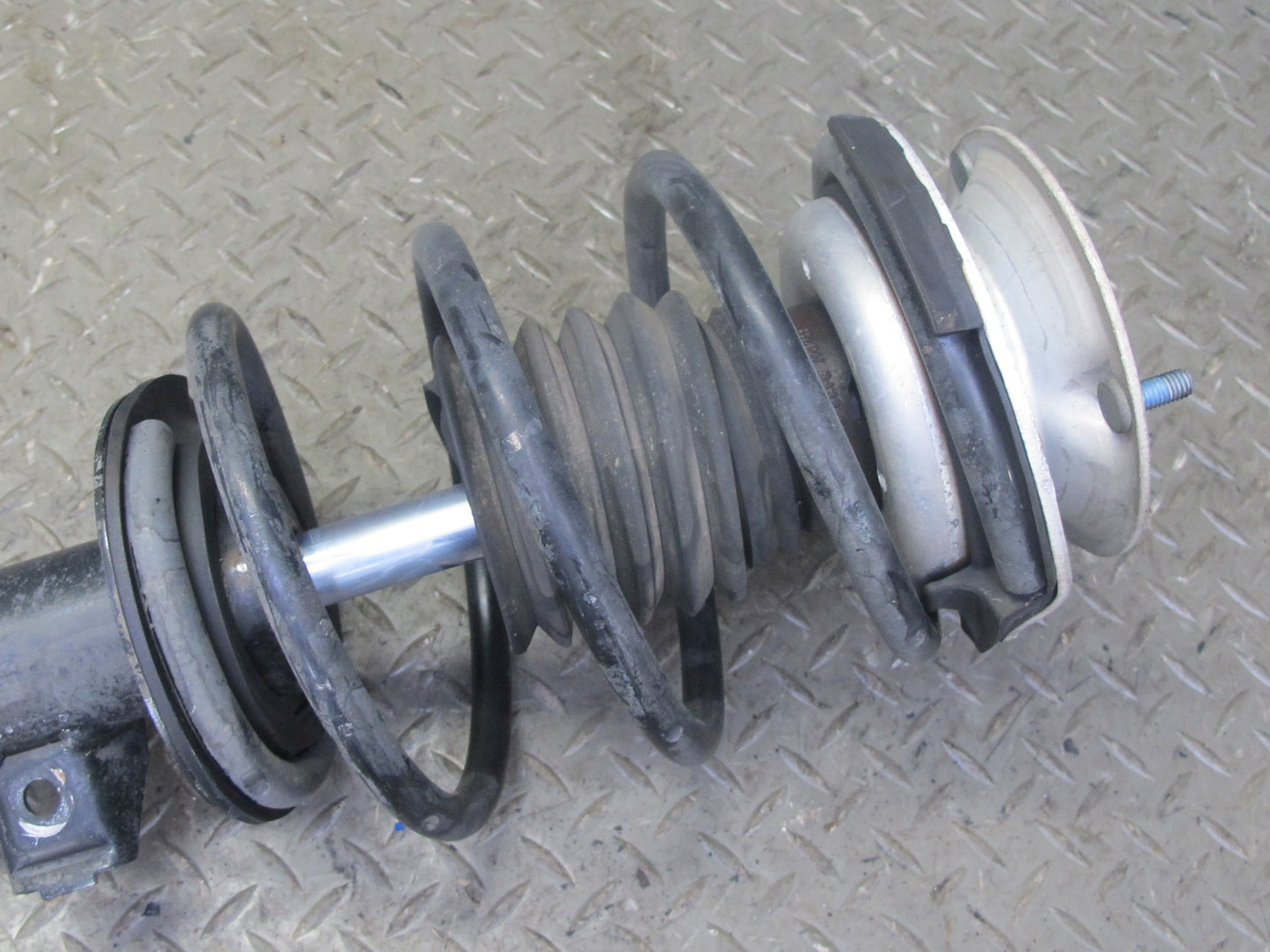 01-06 BMW E46 330Ci ZHP Sedan Coupe Front Right Sport Strut Shock Absorber OEM