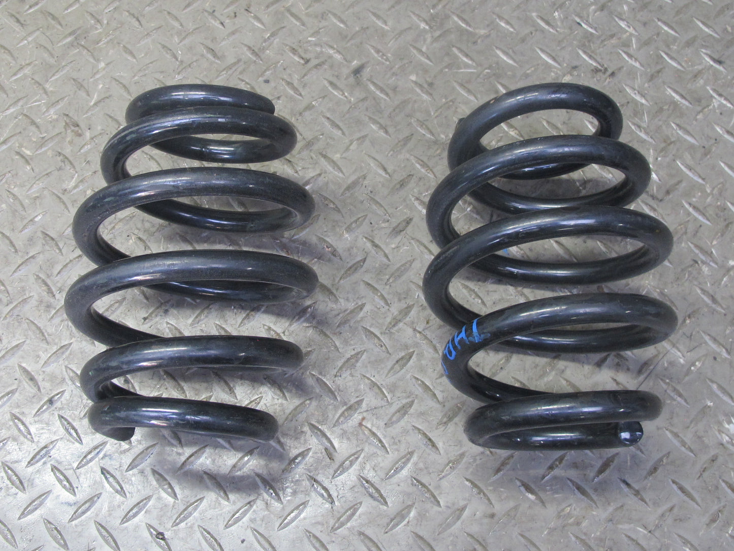 94-99 BMW E36 325iC 328iC Convertible Set of 2 Rear Left & Right Coil Spring OEM