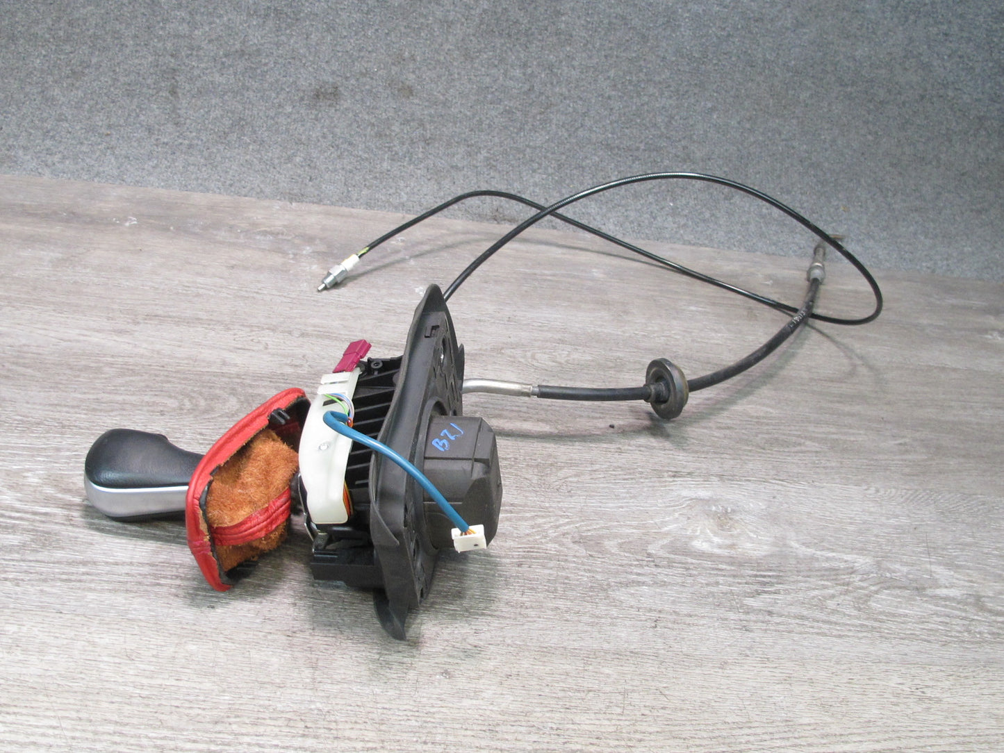 06-08 BMW E85 Z4 3.0L A/T Automatic Transmission Shifter w Knob & Cable Assy OEM