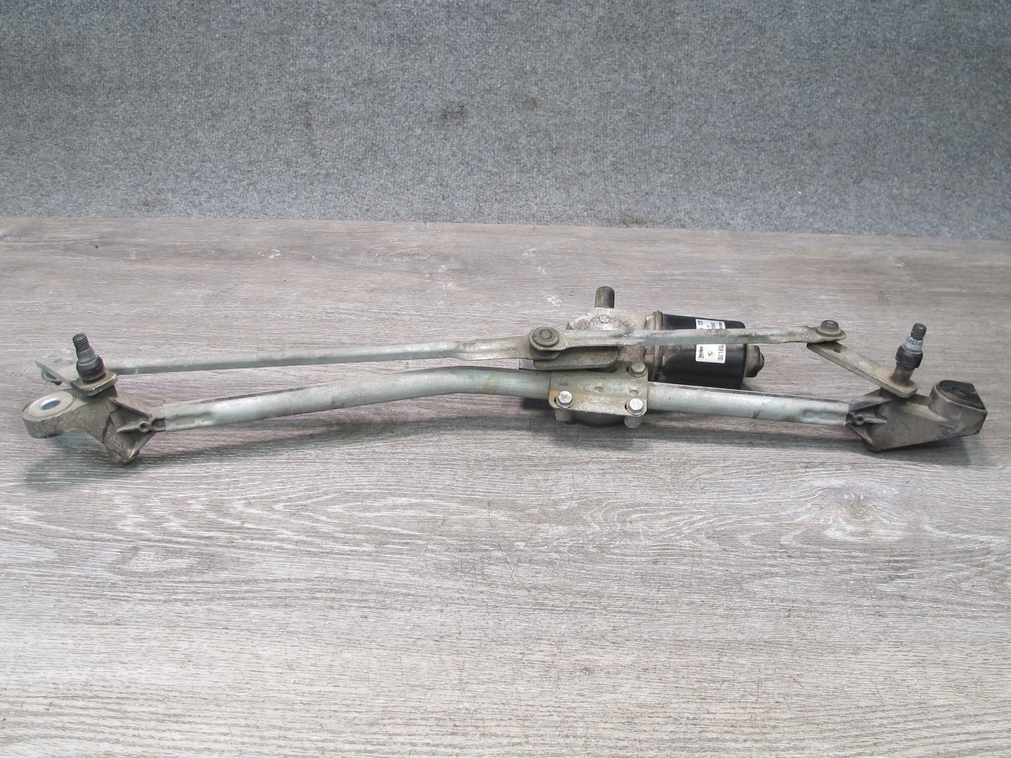 03-08 BMW E86 E85 Z4 Windshield Wiper Transmission Linkage w Motor OEM