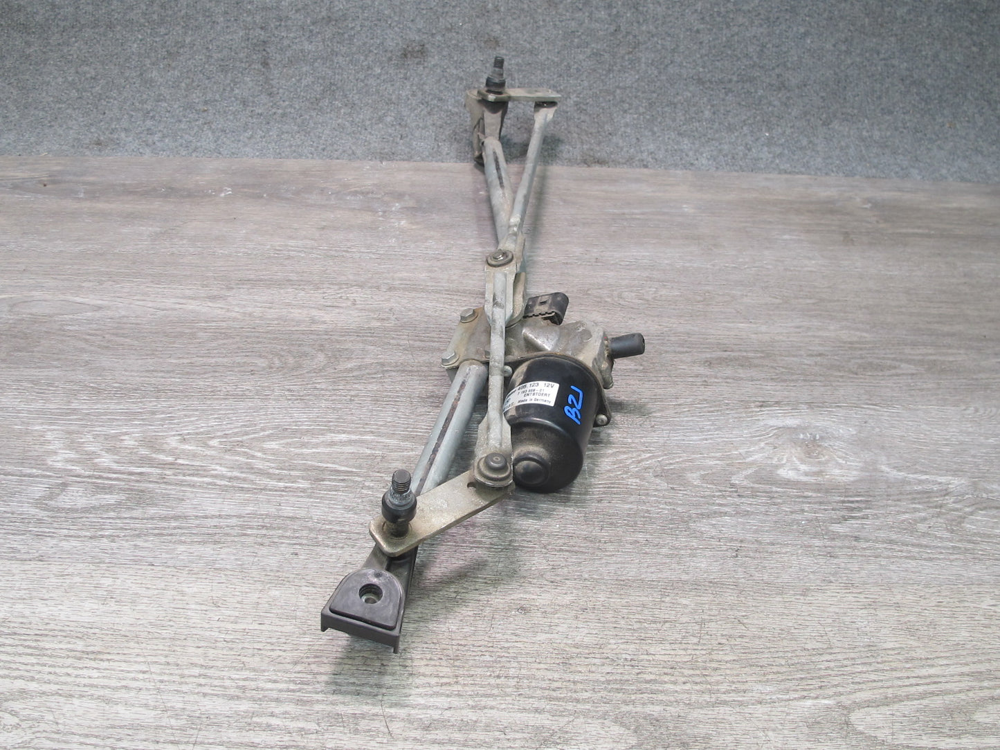 03-08 BMW E86 E85 Z4 Windshield Wiper Transmission Linkage w Motor OEM