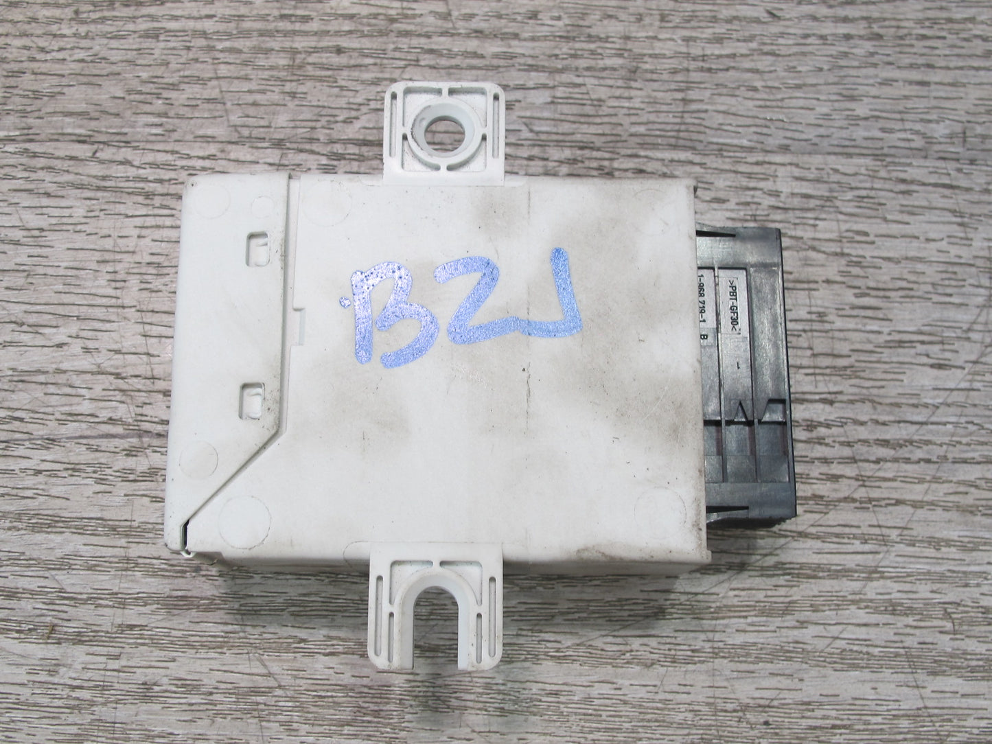 07-08 BMW E86 E85 Z4 3.0L 3.2L RDC TPMS Tire Pressure Monitor Sensor 6782803 OEM