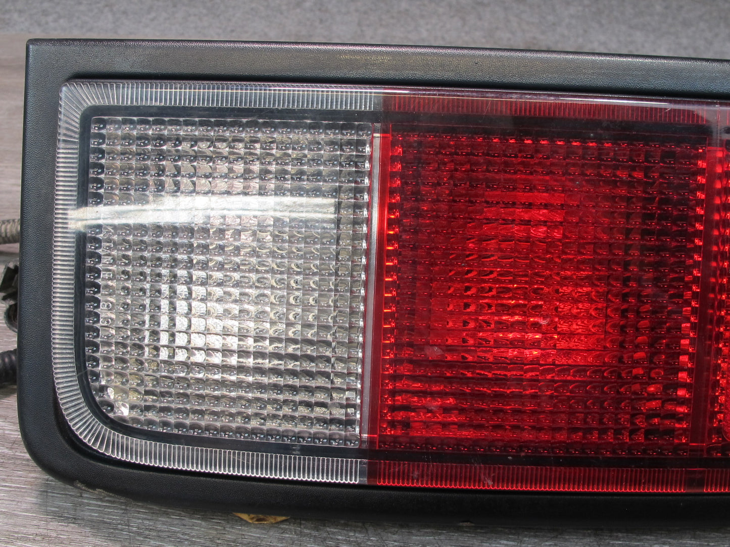 2005-2007 Hummer H2 Rear Right Tail Light Lamp
