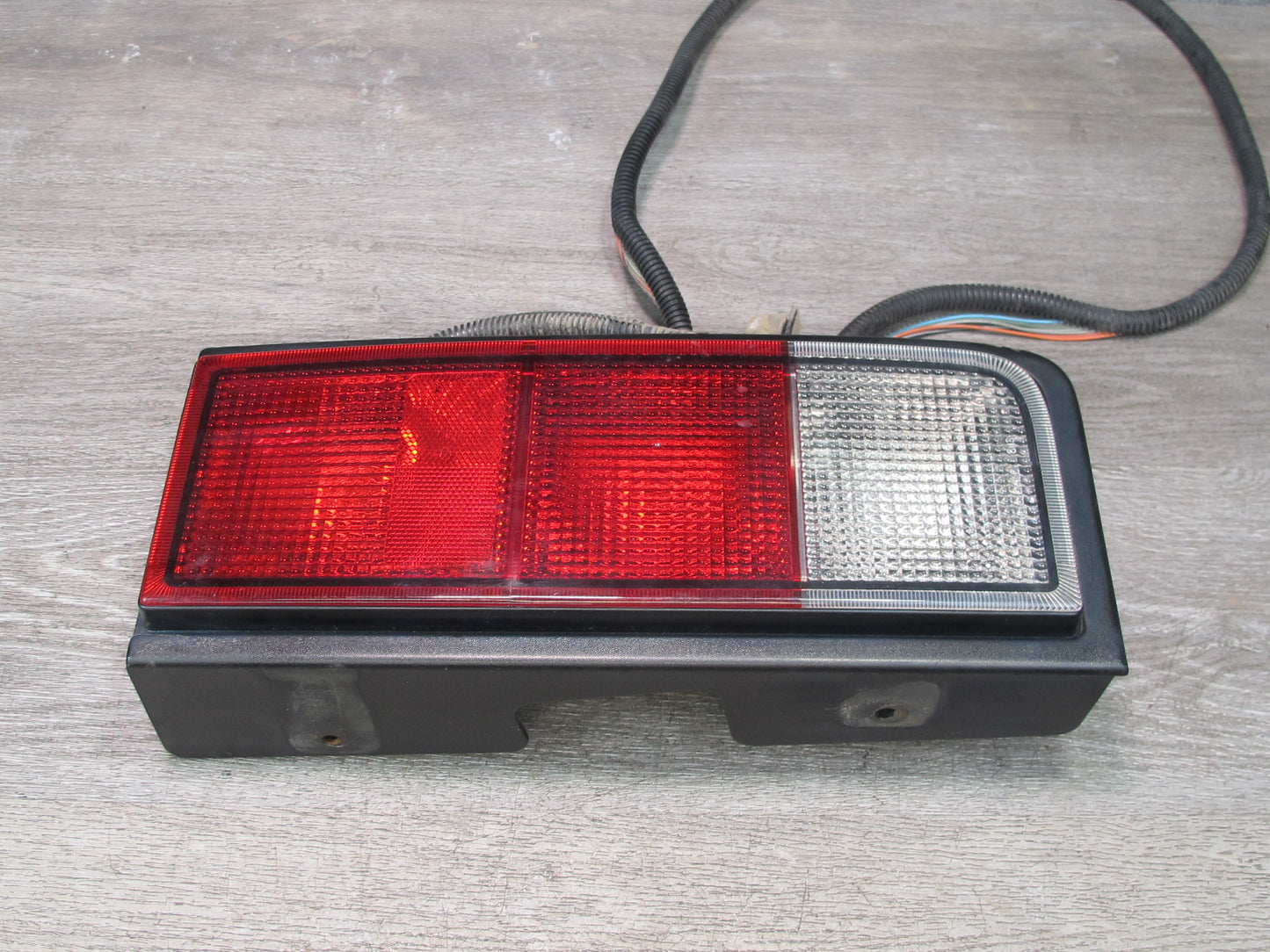 2005-2007 Hummer H2 Rear Right Tail Light Lamp