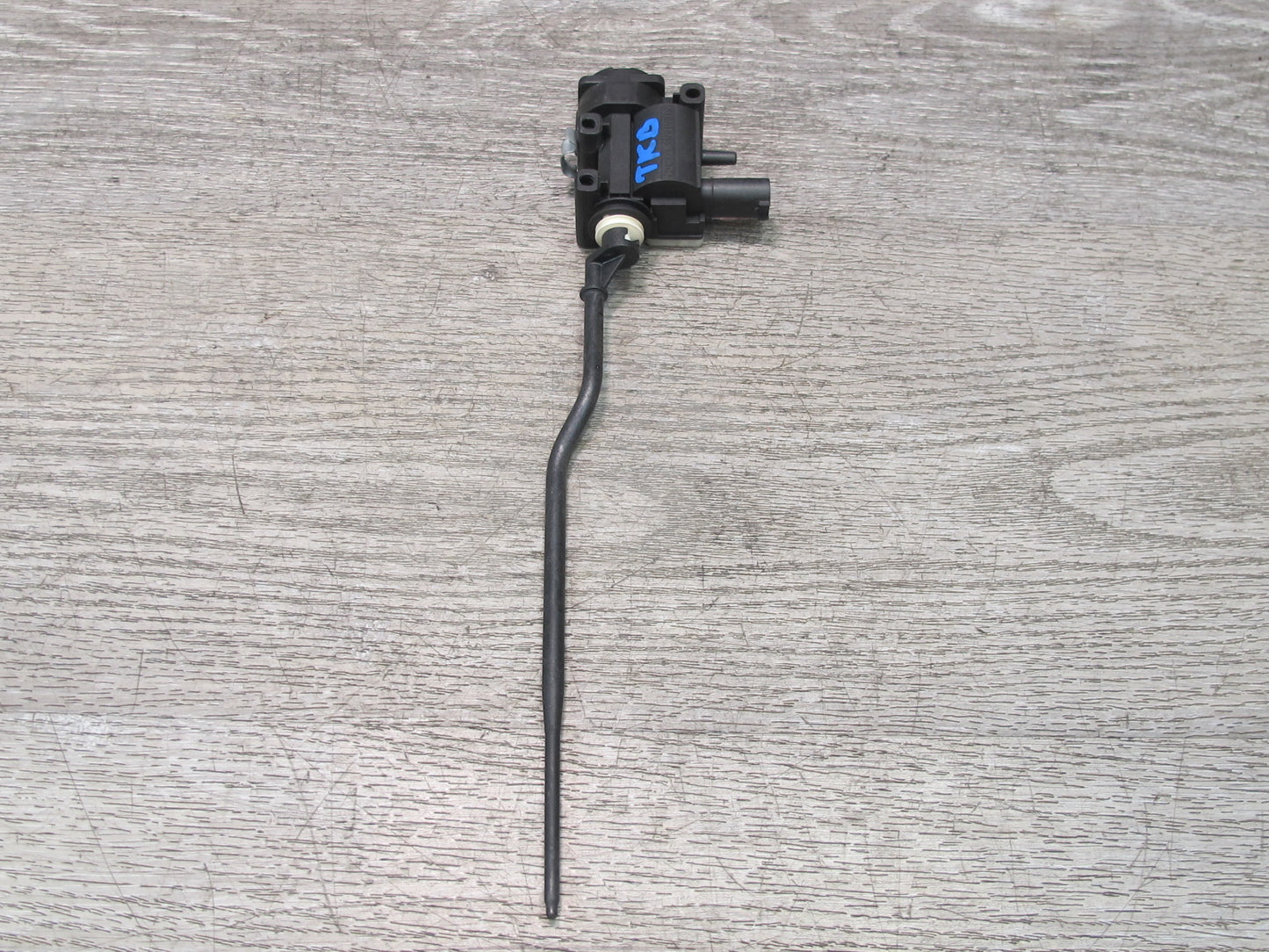 2008-2013 BMW E90 E91 E92 M3 328i 335i Fuel Door Lid Flap Actuator 6985880