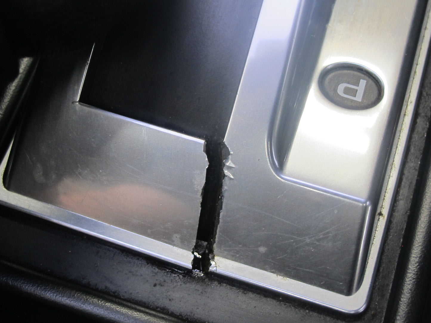 2003-2006 Hummer H2 Front Center Console Shifter Trim Cover Panel w Armrest