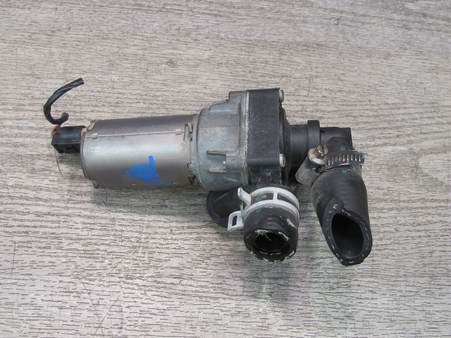 2008-2013 BMW E90 E92 E93 M3 335i Auxiliary AUX Additional Water Pump 8369806