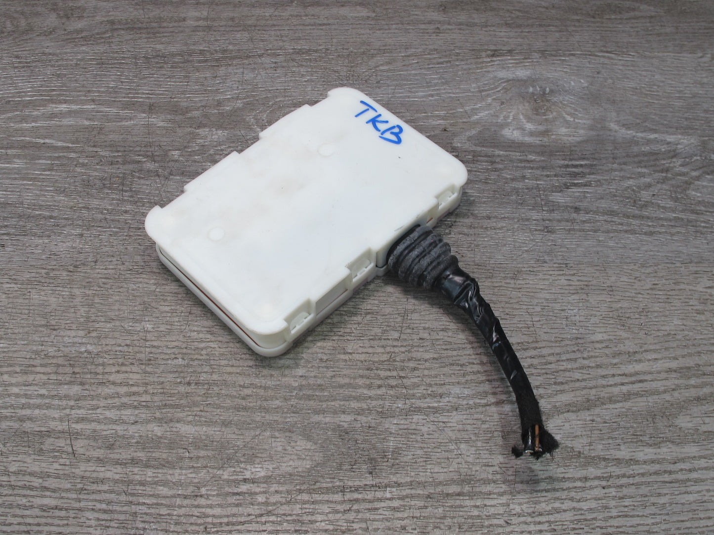 2008-2013 BMW E90 E91 E92 E93 M3 328i 335i USB Hub Audio Antenna Module