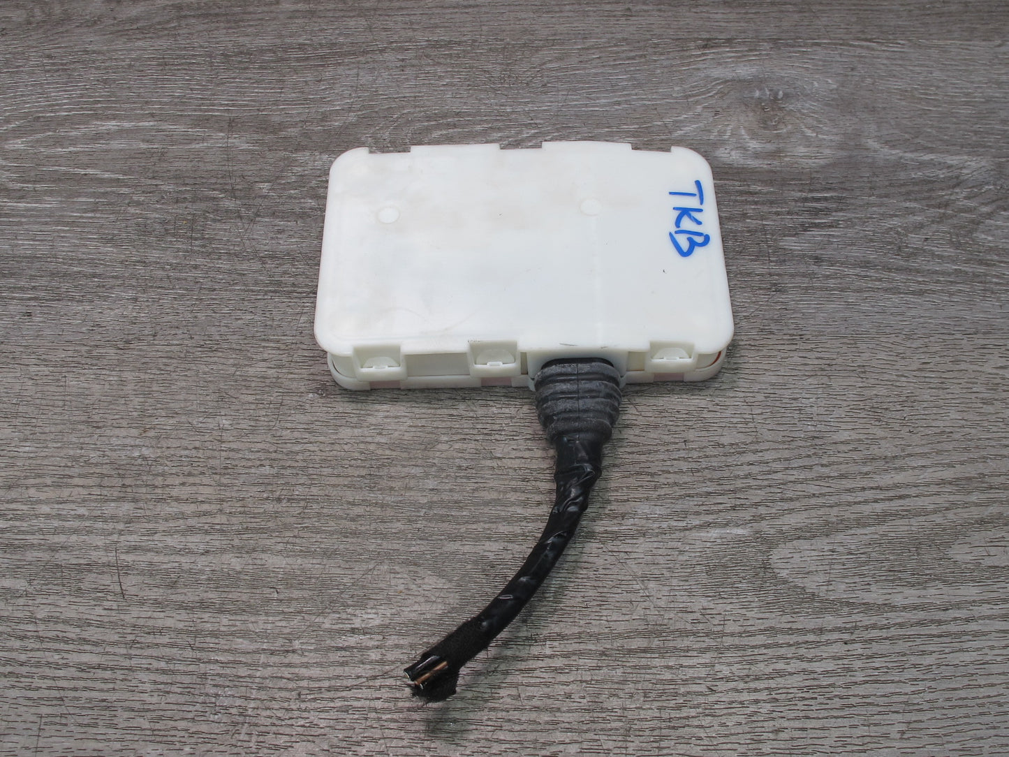 2008-2013 BMW E90 E91 E92 E93 M3 328i 335i USB Hub Audio Antenna Module