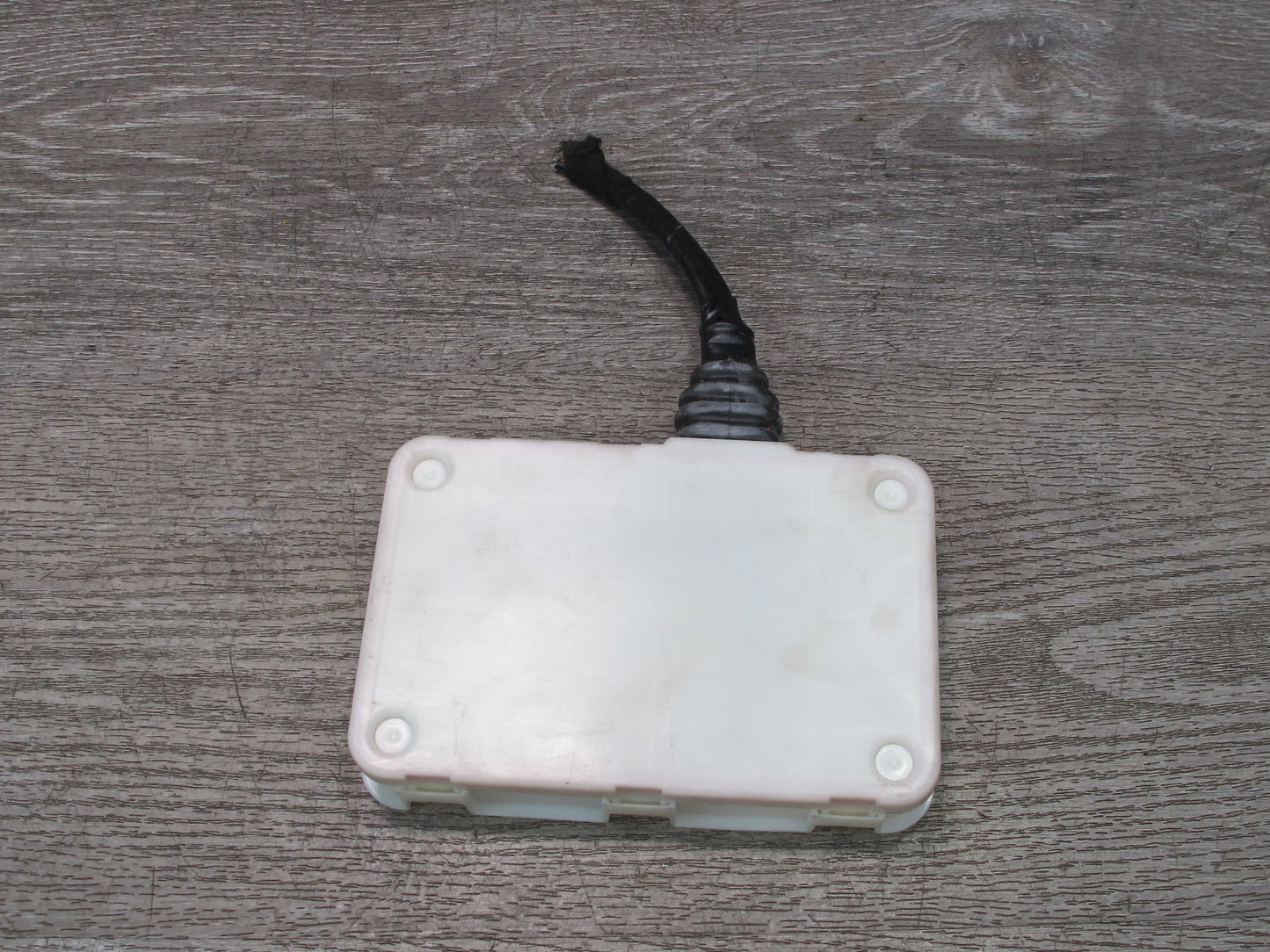 2008-2013 BMW E90 E91 E92 E93 M3 328i 335i USB Hub Audio Antenna Module