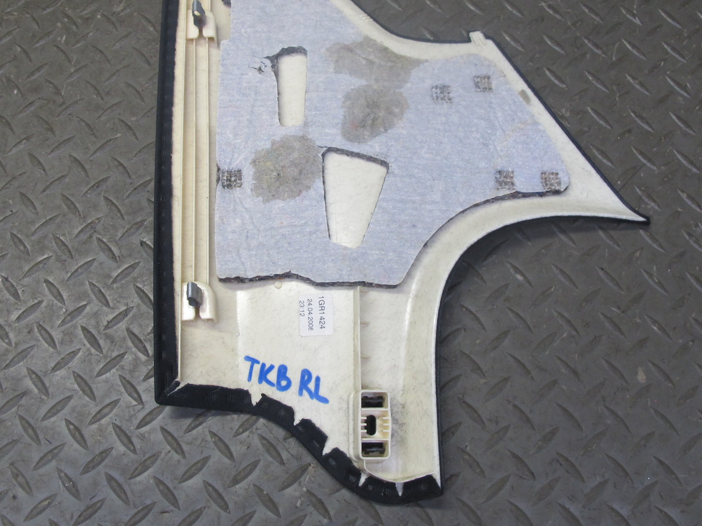 2008-2011 BMW E90 M3 328i 335i Rear Interior C Pillar Trim Cover Panel Set of 2
