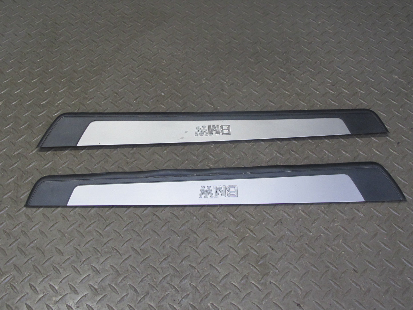 03-16 BMW E89 E86 E85 Z4 Set of 2 Left & Right Door Sill Scuff Plate Trim OEM