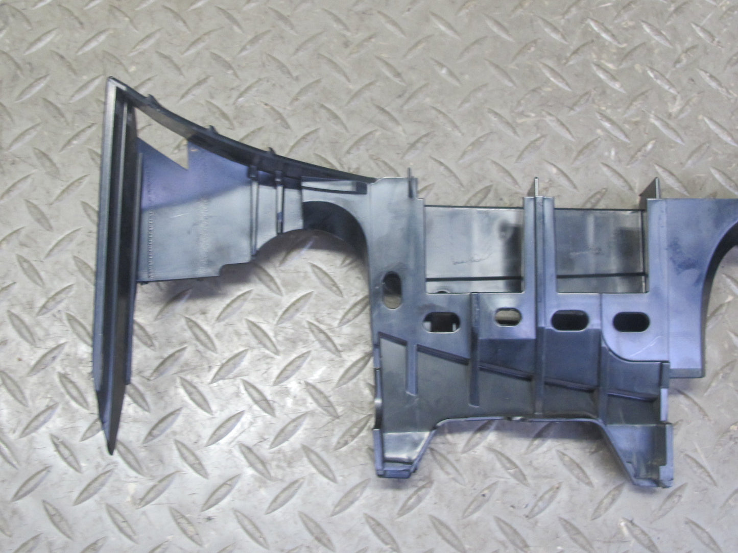06-08 BMW E85 Z4 Roadster Rear Right Lateral Trim Panel Mount Bracket OEM