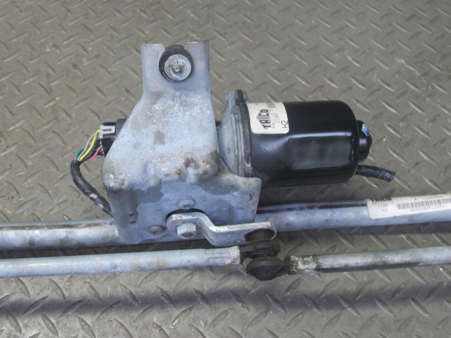 2003-2007 Hummer H2 Windshield Wiper Transmission Linkage w Motor 15252855