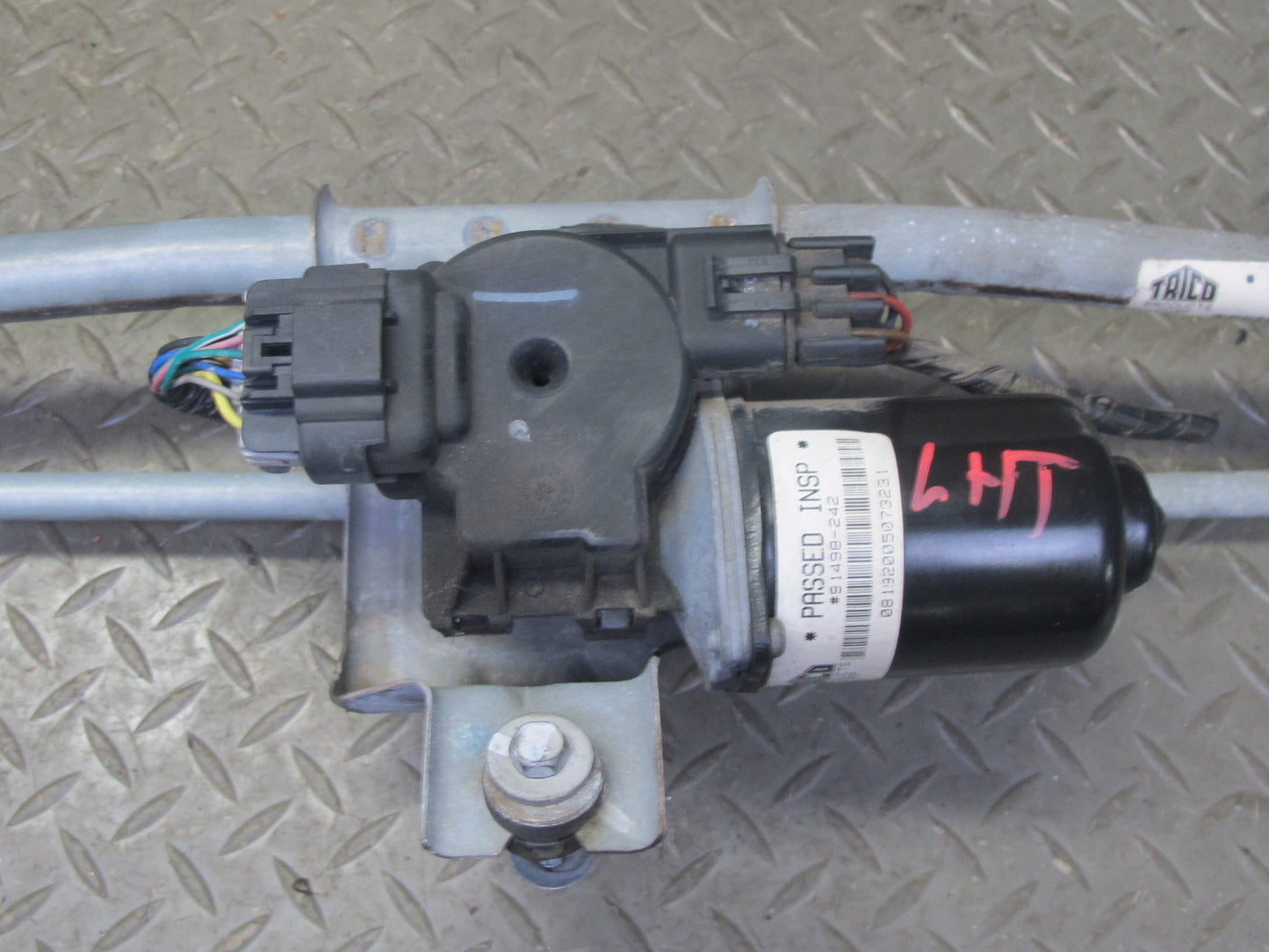 2003-2007 Hummer H2 Windshield Wiper Transmission Linkage w Motor 15252855