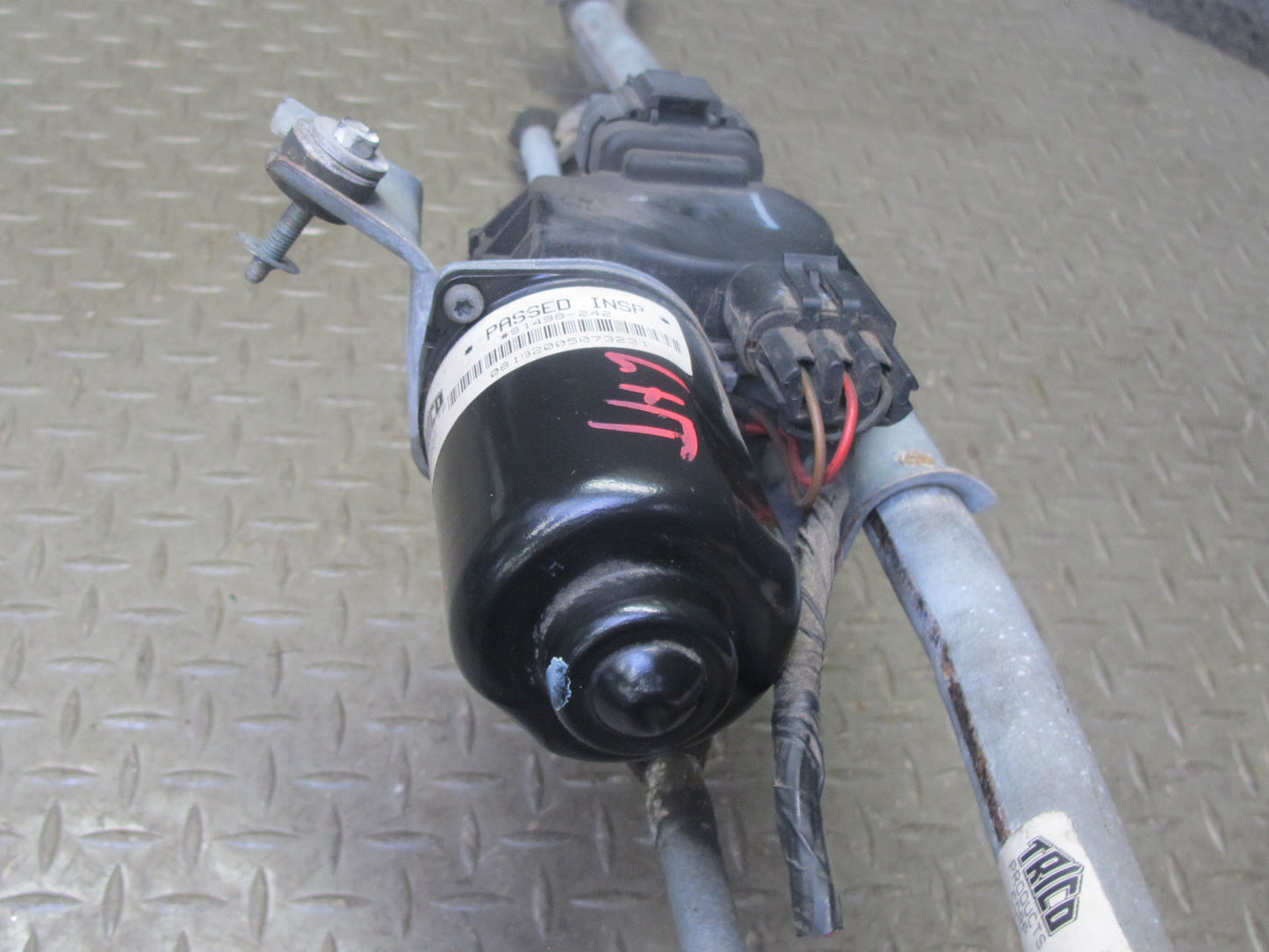 2003-2007 Hummer H2 Windshield Wiper Transmission Linkage w Motor 15252855